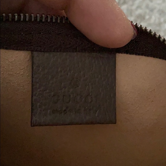 AUTHENTIC GUCCI POUCH - Picture 4 of 6
